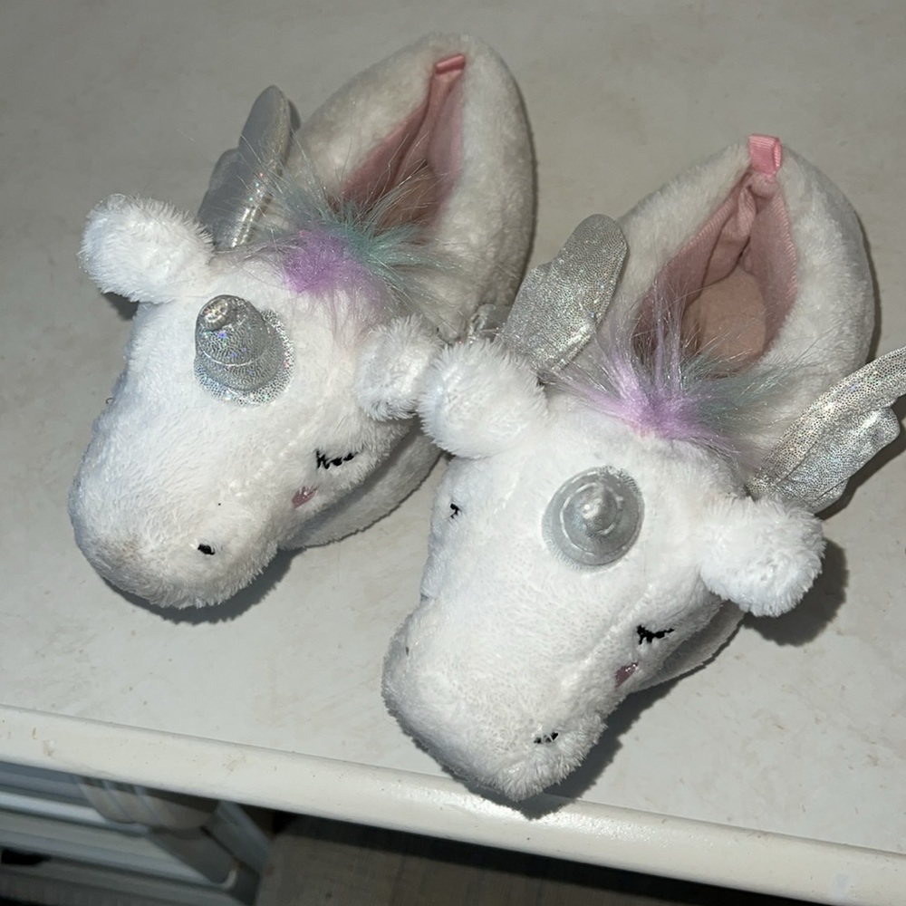 Slippers - Picture 2 of 3